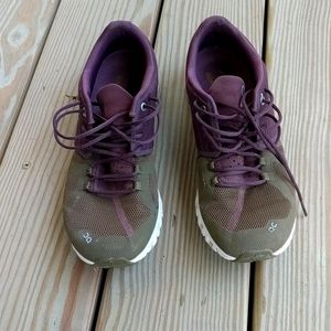 OnCloud athletic shoes